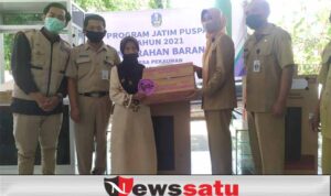 Tingkatkan Ekonomi, Ratusan Perempuan Bondowoso Terima Program Jatim Puspa