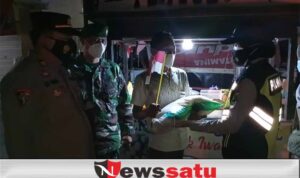 Warkop Disasar Patroli dan Digrojok Sembako, Masker dan Bendera di Pamekasan