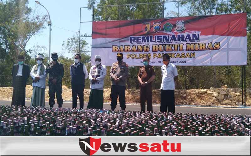 2577 Botol Miras Hasil Sitaan Polres, Dimusnahkan Forkopimda Pamekasan