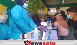 Agar Segara Terbebas Dari Covid-19, Ketua Fraksi PKB Fasilitasi Ratusan Masyarakat Untuk Vaksin