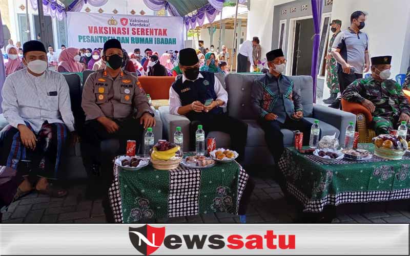 Forkopimda Pantau Vaksinasi Merdeka Serentak di Ponpes Asy Syafi'iyah Pamekasan