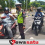 Hari Pertama Ops Patuh Semeru, Polisi Bagikan Masker dan Brosur Patuh Lalin