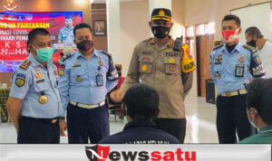 Kapolres Rogib Triyanto Muhibah Perdana ke Lapas Kelas IIA Saat Vaksinasi WBP