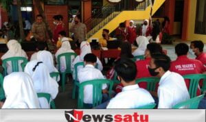 Pola Jemput Bola, Polres Vaksinasi Pelajar Pamekasan