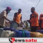 Rawan Kekeringan, BPBD Bondowoso Droping 10 Ribu Liter Air Kepada Masyarakat Kadawung
