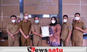 Terima sertifikat ISO 9001-2015, Layanan DPMPTSP OKI Kini Berstandar Internasional