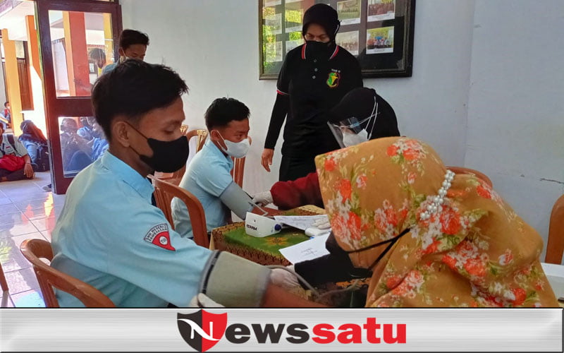 Vaksinasi Merdeka Mobile Sasar Sekolah-Sekolah di Pamekasan