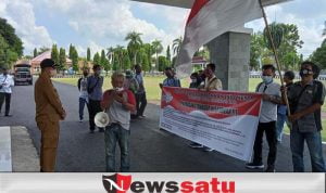 Aksi Solidaritas Wartawan Nguduk Kantor Pemda Kabupaten OKI