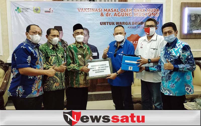 Anggota Dewan Fraksi Demokrat Jatim Serahkan Ribuan Vaksin Ke Pemda Bondowoso