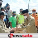Berikan Bantuan Korban Puting Beliung, Bupati Himbau Masyarakat Lebih Waspada