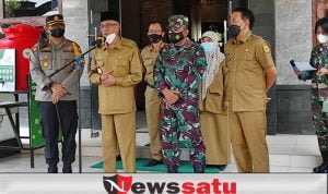 Bupati Bondowoso Salurkan Bantuan Bagi PKL dan Pengusaha Warung