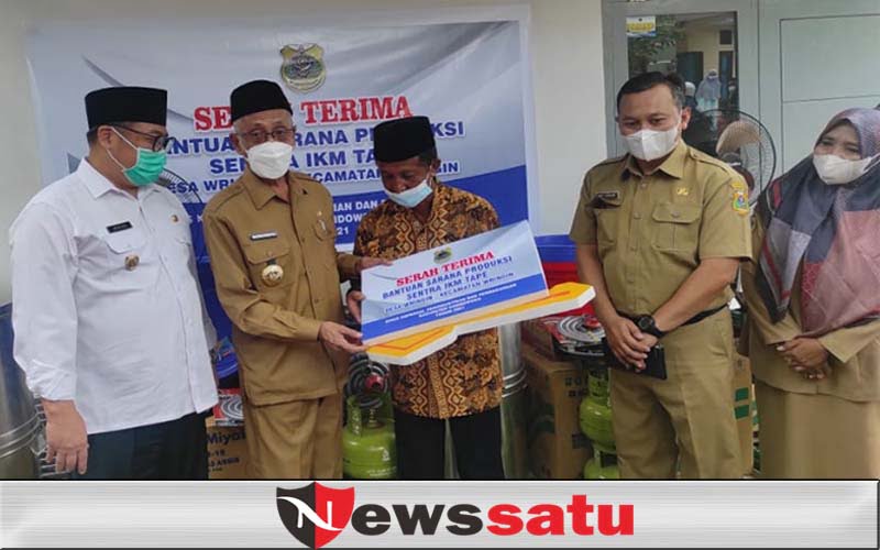 Bupati dan Wabup Berikan Bantuan Pada Pelaku IKM Tape