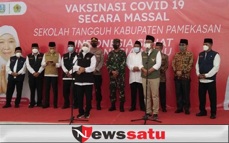 Gubernur Jawa Timur Tinjau Vaksinasi Sekolah Tangguh Pamekasan