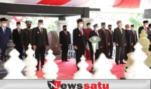 Hari Jadi Provinsi Jatim, Wagub Ziarahi Makam RP H Moh Noer di Kabupaten Sampang