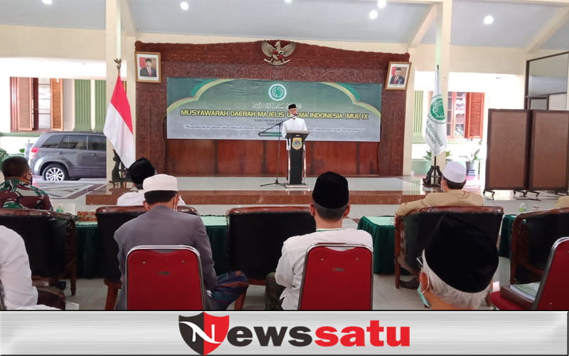 KH Asyari Pasha kembali Nahkodai MUI, Ini Pesan Bupati Salwa