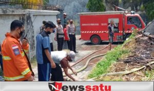 Kobaran Api Di Lahan Kosong Gegerkan Warga Kota Probolinggo