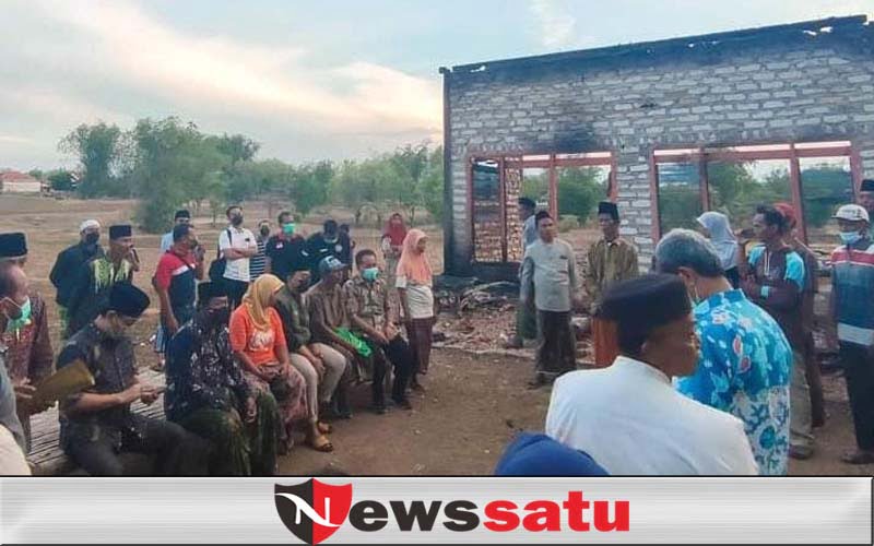 Rumah Warga Jarin Ludes Dilahap Si Jago Merah, Bupati Pamekasan Beri Bantuan Darurat