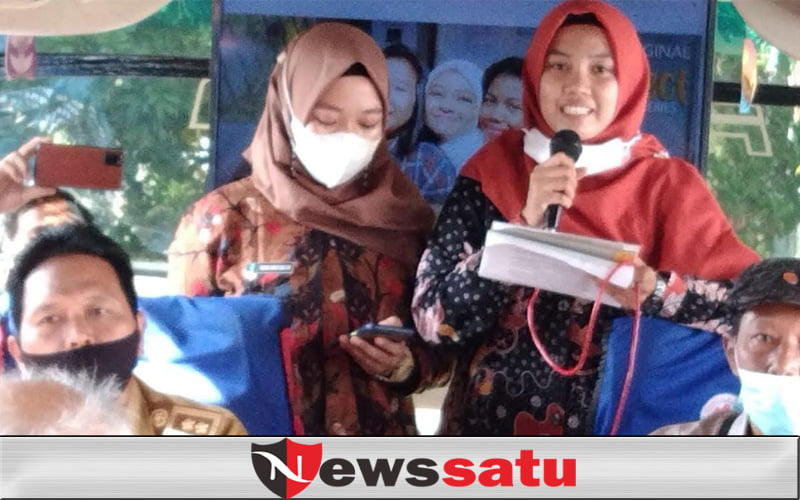 Unik, Sarasehan Sejarah Pamekasan Digelar Dalam Bus Wisata
