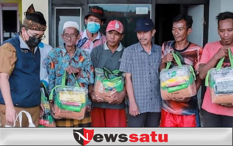 Bupati Baddrut Tamam Santuni Korban Bencana Angin Kencang di Pamekasan