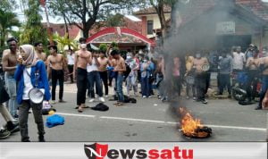 Bupati Dinilai Gagal, Mahasiswa Kepung Pemkab Sumenep