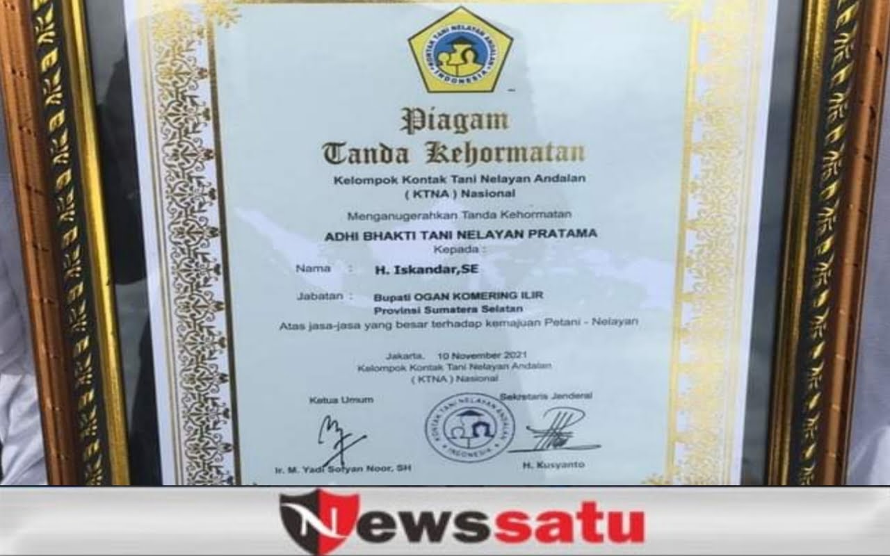 Bupati OKI Terima Lencana Adhi Bhakti Tani Nelayan 2021