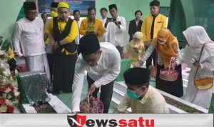 Jelang Pilkades, DPD Golkar Bersama Anggota DPRD Jatim Ziarah ke Ki Ronggo