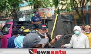 LSM dan Warga Demo Kantor Kecamatan Dringo