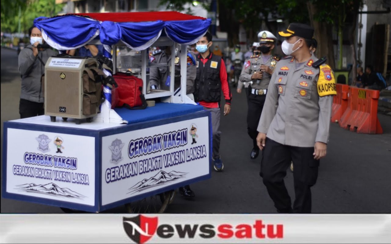 Polres Kota Probolinggo Gelar Kegiatan Gerobak Vaksin Di Pasar Baru