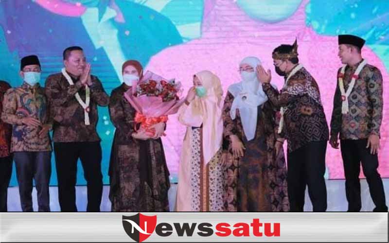 Bupati Sampang Beri Aplaus untuk Bupati Baddrut Tamam