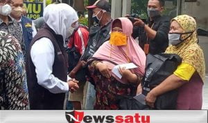 Gubernur Jatim Kunjungi Probolinggo, Hingga Beri Bantuan Pada PKL