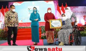 Hari Ibu ke-93, Gubernur Jatim Beri Penghargaan Perempuan