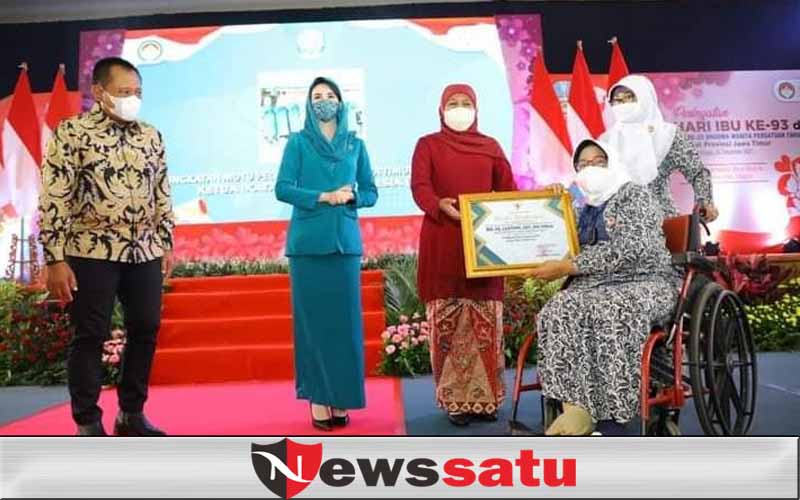 Hari Ibu ke-93, Gubernur Jatim Beri Penghargaan Perempuan