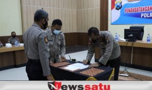 Kapolres Pamekasan Pimpin Penandatanganan Pakta Integritas TA 2022