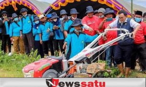 Pemkab Pamekasan Beri Pelayanan Bajak Gratis Untuk Petani