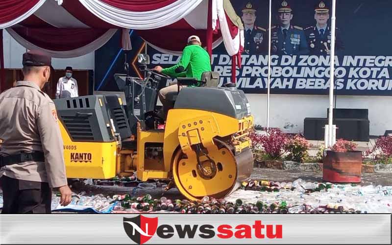 Pemusnahan Ribuan Miras Ilegal di Polres Kota Probolinggo