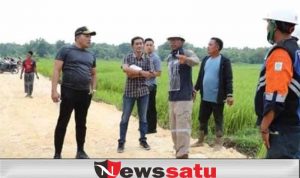 Pastikan JLS Sesuai Rencana, Bupati Sampang Sidak Lokasi Pembangunan