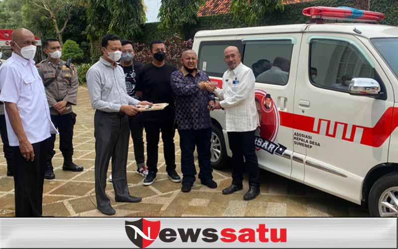 Peduli Masyarakat, Kaisar Beri Bantuan 9 Unit Ambulance Di Sumenep