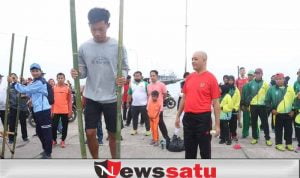 Warga Diajak Main Egrang, Terompah dan Gobak Sodor, Ini Wujud Jatim Seger