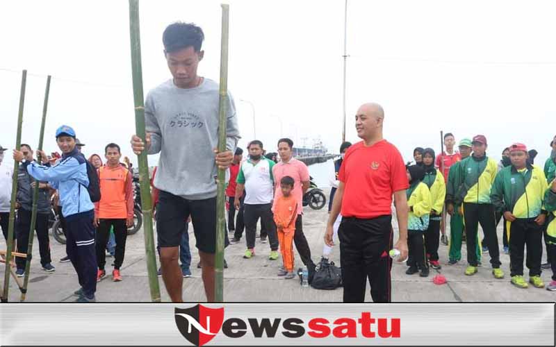 Warga Diajak Main Egrang, Terompah dan Gobak Sodor, Ini Wujud Jatim Seger