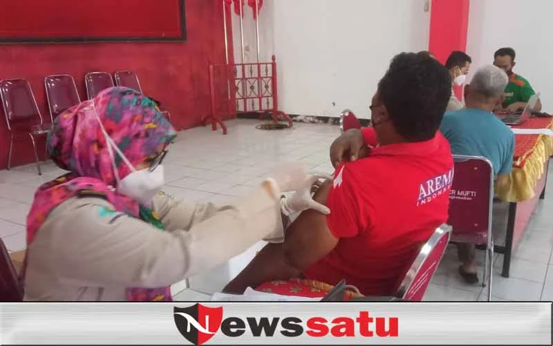 160 Jiwa Ikuti Vaksinasi Booster di Kantor DPC PDI Perjuangan