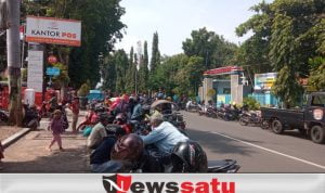 Bantuan BPNT Pusat Cair, Puluhan Warga Datangi Kantor Pos Kota Probolinggo