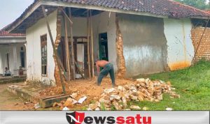 Dinding Rumah Roboh, Dihantam Hujan Deras Disertai Angin Kencang