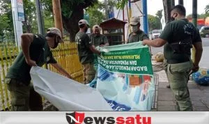 Tim Satpol PP Pamekasan, Amankan Reklame Tak berijin dan Razia Pengamen
