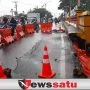 Waspada Dampak Longsor, Dishub Pamekasan Pasang Water Barier di Jembatan Gurem