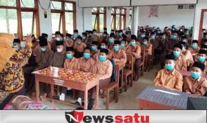 Wujudkan Santri Pamekasan Sehat, Dinkes Lakukan Cek Kesehatan Berkala di Ponpes