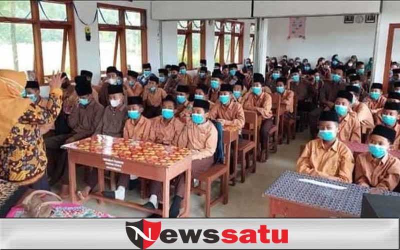 Wujudkan Santri Pamekasan Sehat, Dinkes Lakukan Cek Kesehatan Berkala di Ponpes