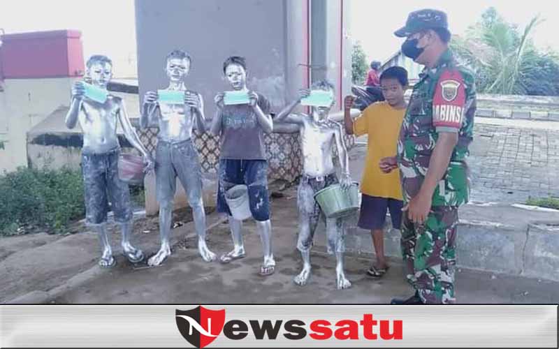 Babinsa Pemulutan Kodim 0402 OKI Laksanakan Komsos dengan Manusia Silver