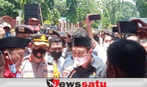 Ketua DPRD Kota Probolinggo Tanda Tangani Surat Rekom Komisi III