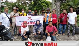 PWI Peduli Kabupaten OKI Jum’at Berbagi
