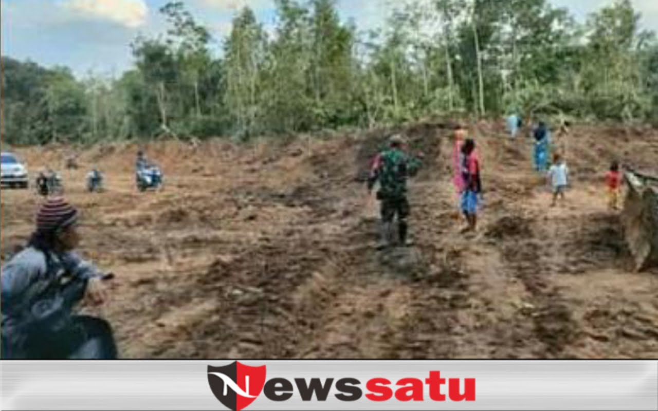 Pemkab dan Prajurit Kodim 0402 OKI Buka Jalan Alternatif Talang Rimba